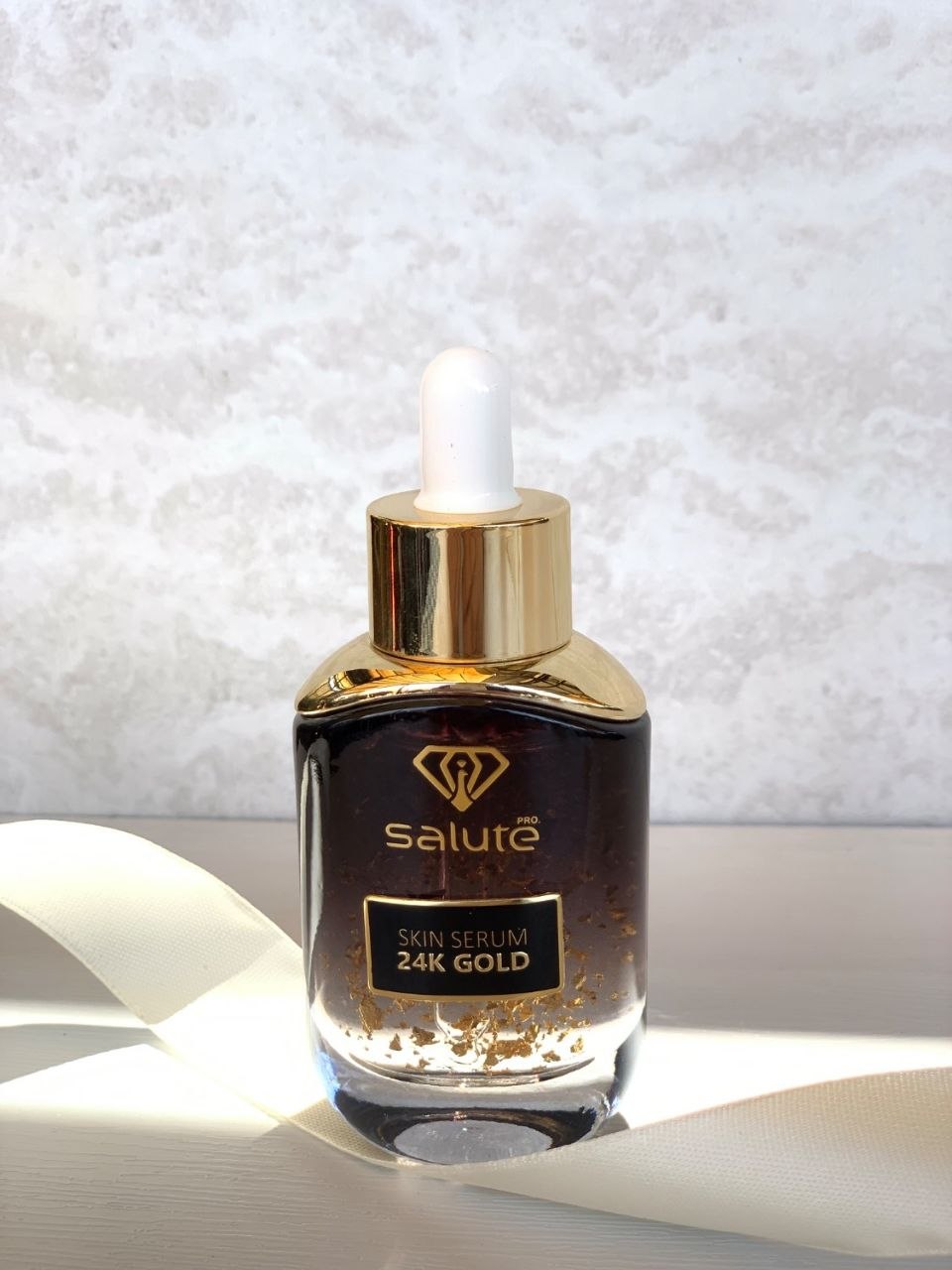 سرم کلاژن ساز پوست سالوته پرو مدل 24K GOLD مناسب برای انوع پوست حجم 30 میلی لیتر