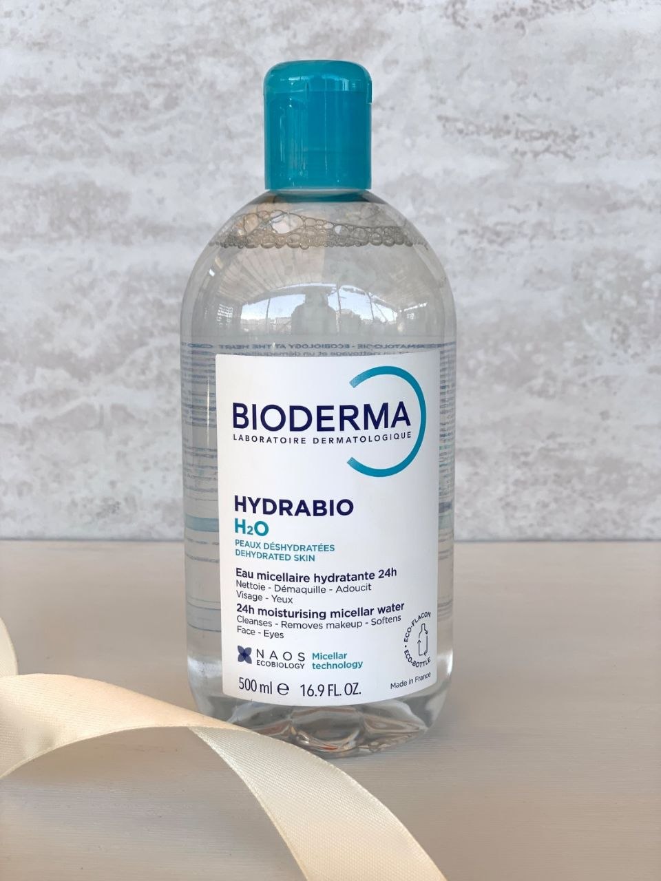 میسلار واتر بایودرما مدل Hydrabio H2O مناسب برای انواع پوست حجم 500 میلی‌لیتر